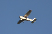 Morten 15 september 2018 - Småfly over Sandefjord, her kan vi se etter nummeret. Det er LN-PWA som er en Cessna 172R Skyhawk fra 1997 som Sandefjord Flyklubb eier