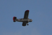 Morten 20 august 2018 - LN-TSN over Høyenhall, klokken er 17.33. Det er en Noorduyn Norseman fra 1944 som Norsk Luftfartsmuseum eier og opereres av Norwegian Spitfire Foundation