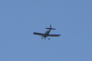 Morten 22 juli 2018 - Kl. 11.39 Småfly over Høyenhall, jeg tror det er LN-FRV Van's RV-8 fra 2016 som Sameiet LN-FRV eier