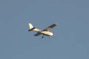 Morten 27 juni 2018 - Kl. 18.43. LN-NRF, der er han igjen! Det er en Cessna 172 Skyhawk fra 2006 som Nedre Romerike Flyklubb eier