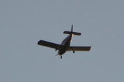 Morten 28 august 2018 - LN-UXA over Høyenhall, det er en Piper PA-28-140 Cherokee Cruiser fra 1967 som Kai Vidar eier