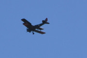 Morten 30 juni 2018 - Kl. 10.50 Dobbeltdekker over Høyenhall. Jeg tror det er LN-KFT som er en De Havilland DH-82A Tiger Moth nr. 189 fra 1935 som Kjeller Flyhistoriske Forening eier