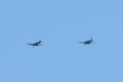 Morten 13 april 2019 - To små fly over Høyenhall, kan det være LN-BMU som er en Cavalier F-51D Mustang II til høyre og kanskje LN-BSP som er en Vickers Supermarine Spitfire Mk. XVI til venstre