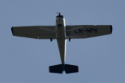 Morten 1 august 2019 - LN-NPK rett mot oss over Høyenhall. Rett i blink, takk skal du ha :-)