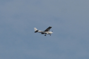 Morten 25 august 2019 - LN-NRO over Høyenhall, det er en  Cessna 172 Skyhawk fra 2009 som blir siste flyet i dag. Det er Nedre Romerike Flyklubb som eier den