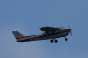 Morten 2 Juledag 26 desember 2019 - LN-MTH over Høyenhall, det er en Cessna 172N Skyhawk 100 II fra 1979