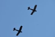 Morten 12 juli 2019 - Dobbeltdekkere i formasjon over Høyenhall. Den øverste er LN-ADC som er en DeHavilland DH-82A Tiger Moth II fra 1935 som Marius eier. Den andre er LN-KFT som er en DeHavilland DH-82A Tiger Moth fra 1935 som Kjeller Flyhistoriske Forening eier