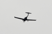 Morten 14 juli 2019 - Småfly over Høyenhall, det er en Diamond DA-40 NG