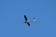 Morten 2 juli 2019 - LN-YKL over Høyenhall, jeg er ikke helt sikker. Men i ettertid så tror jeg det er en Pipistrel Virus 100SW fra 2011 som Øyvind eier og stikkordet er Oppdal Flyklubb og Mikrofly