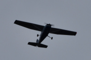 Morten 13 oktober 2019 - LN-BDL tar en runde over Høyenhall. Cessna 172 er en svært vanlig modell som klubbfly i norske flyklubber