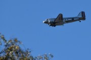 Morten 21 september 2019- LN-WND og LN-ORA over Ekeberg, og kanskje en fugl, men det sitter nok en i treet her