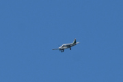 Morten 22 september 2019 - LN-NPS på rundtur rundt Høyenhall, det er et Piper PA-28-161 Warrior II