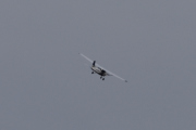 Morten 13 oktober 2019 - LN-BDL tar en runde over Høyenhall. Men vi har glemt å presentere flyet ordentlig, det er et Cessna 172P Skyhawk II