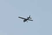 Morten 26 august 2019 - LN-NRO over Høyenhall, det er Nedre Romerike flyklubb som er ute med sin Cessna 172 Skyhawk i dag også