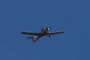 3 april 2020 - LN-FTM over Høyenhall, koselig - her kommer det et mikrofly på besøk