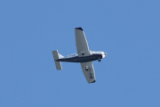 Morten 8 august 2020 - OY-PHM over Høyenhall, det er en Piper PA-28-181 Archer III fra 2006