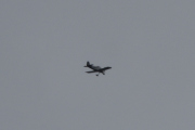 Morten 1 juli 2020 - Siste flyet over Høyenhall, det er LN-ABA som vi så før i dag. Nå kan vi glemme både fly og fugler resten av dagen, nå er det dårlig vær