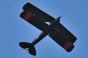 Morten 1 juli 2020 - LN-BDM over Høyenhall, et toseters skole og treningsfly som ble bygd på lisens ved Hærens Flyvemaskinfabrikk på Kjeller. Det er Nedre Romerike Flyklubb Veteranflygruppa som eier det