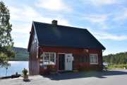 Morten 11 juli 2020 - LN-ACF over Notodden, jeg er på vei til Notodden med min gamlebil og stopper ved Elgsjø Kafe og Brukthandel fra 2006. Da hører jeg et veteranfly som kommer, vi tar en nærmere titt