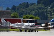 Morten 11 juli 2020 - LN-FAK på Notodden flyplass, jeg tror det er en Socata MS 893E fra 1977 som står der borte