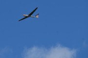 Morten 11 juli 2020 - LN-GHC over Hokksund Flyplass, som er en Alexander Schleicher ASK-21