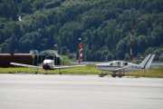 Morten 11 juli 2020 - LN-KLD på Notodden flyplass, den til høyre er en Socata TB 10 fra 1981. Den til venstre er jeg litt usikker på