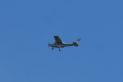 Morten 2. pinsedag 1 juni 2020 - LN-EDB over Høyenhall, det er en Cessna 182S Skylane