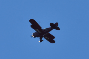 Morten 14 juni 2020 - Dobbeltdekker over Høyenhall, det er LN-AHN som kommer fra Kjeller Sportflyklubb