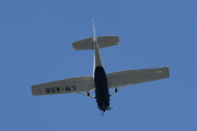 Morten 23 juni 2020 - LN-ASR over Høyenhall, det er en Cessna U206F Stationair fra 1976, og kan ha på flottører også. Det er selveste sankthansaften i dag