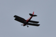 Morten 8 mai 2020 - LN-ADC over Høyenhall, den til høyre er Marius sin DeHavilland DH-82A Tiger Moth II fra 1935