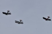 Morten 8 mai 2020 - LN-KFM og LN-ADC og LN-KFT over Høyenhall. Her kommer dobbeltdekkerne for å være med på frigjøringsdagen som skjedde for 75 år siden