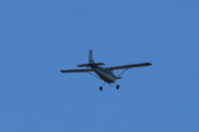 Morten lørdag 14 mars 2020 - Cessna 172 over Høyenhall, dessverre litt for sent ute, men jeg tror jeg kjenner dem