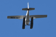 Morten 6 september 2020 - LN-ASB over Høyenhall, det er et Cessna Reims F172M som er bygget i 1974 og kommer fra Kilen Sjøflyklubb. Flyet er bygget i aluminium og er utstyrt med en 150 hk, 4-sylindret boksermotor fra Lycoming med faste propellblader