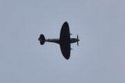 Morten 11 april 2021 - RW-386 over Høyenhall, nå snakker vi Spitfire LF Mk.XVIe som ble bygget og levert til  604 Squadron