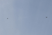 Morten 11 april 2021 - To fly møtes på Høyenhall, jeg har solen til venstre, men jeg hører to fly i luften så jeg zoomer ut