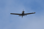 Morten 25 april 2021 - LN-FTS over Høyenhall, vi har han med blå himmel en stund før det kommer skyer, men han holder retningen