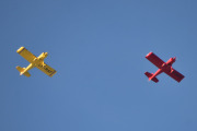 Morten 9 januar 2021 - Gul og rød passerer Høyenhall, LN-RAF har vi dokumentert før men LN-AKH har vi ikke dokumentert, det er også et Van's Aircraft (EX) RV-4