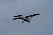 Morten 20 juli 2021 - LN-NRO besøker Høyenhall, det er Nedre Romerike Flyklubb som kommer med sitt Cessna Aircraft 172S