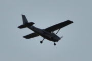 Morten 25 juli 2021 - LN-TFK besøker Høyenhall, det er Tønsberg Flyveklubb som kommer med sitt Cessna 172SP Skyhawk fra 2004