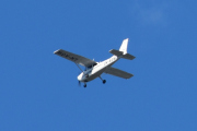 Morten 3 juli 2021 - LN-AGW besøker Høyenhall, det er Gardermoen Flyklubb som kommer med sitt Cessna 172S Skyhawk som er en 2005 modell