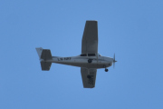 Morten 12 juni 2021 - LN-NRF over Høyenhall, det er Nedre Romerike Flyklubb som kommer med sin Cessna Aircraft 172S Skyhawk