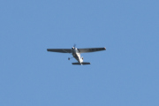 Morten 2 juni 2021 - LN-AGW over Høyenhall, det er Gardermoen Flyklubb som kommer med sin Cessna 172S Skyhawk SP fra 2005