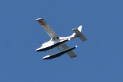 Morten 5 juni 2021 - LN-AAN over Høyenhall, neste fly som kommer er et sjøfly av typen Stoddard-Hamilton Glastar GS-1