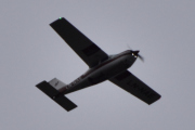 Morten 13 oktober 2021 - LN-NAE besøker Høyenhall, det er Cessna 177RG Cardinal RG II som kommer her på kvelden