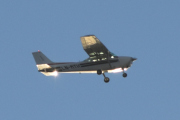 Morten 15 desember 2021 - LN-MTH besøker Høyenhall, det er Sameiet LN-MTH som kommer med sitt Cessna 172N Skyhawk 100 II