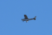Morten 19 mars 2022 - LN-NRO over Høyenhall, det er Nedre Romerike Flyklubb som kommer med sitt Cessna Aircraft 172S