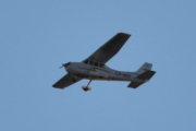 Morten 2 mars 2022 - LN-NRO besøker Høyenhall, det er Nedre Romerike Flyklubb som kommer med sitt Cessna 172S Skyhawk