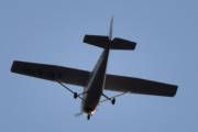 Morten 3 mars 2022 - LN-MTH besøker Høyenhall, det er flyet mitt som er et Cessna 172N Skyhawk 100 II
