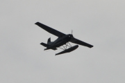 Morten 1 september 2021 - LN-BGO besøker Høyenhall, klokken er 18.21. Enda et sjøfly og jeg har motlys så det holder