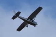 Morten 13 september 2021 - LN-TFK besøker Høyenhall, det er Tønsberg Flyveklubb som kommer med sin Cessna 172SP Skyhawk fra 2004
